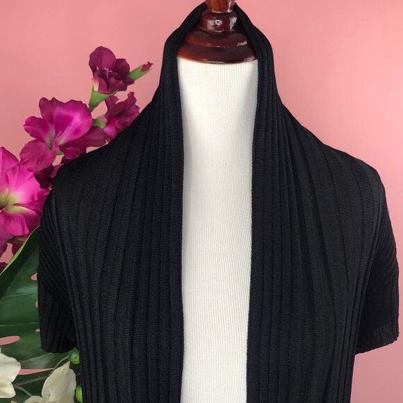 Miroa Black Short Sleeve Open Front Drape Cardigan - Picture 3 of 9